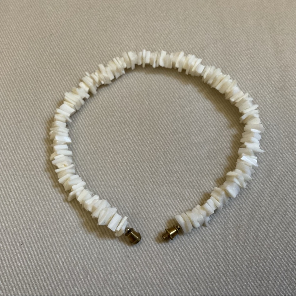 Pukka Puka Shell 10” Ankle Bracelet with Barrel Clasp Off White Vintage